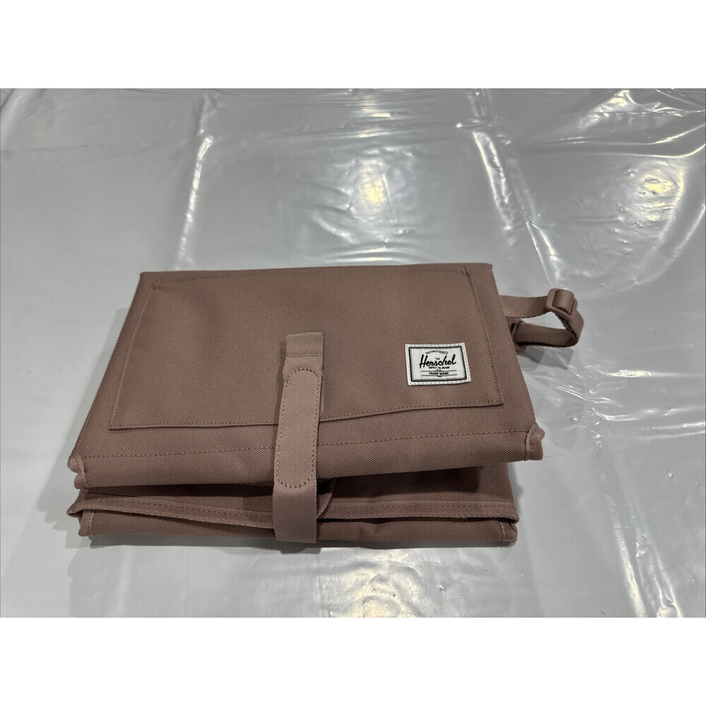 Herschel Sprout Change Mat Baby Pink Multifold Leakproof Adjustable Strap CEB172